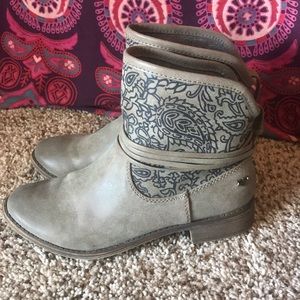 Roxy booties